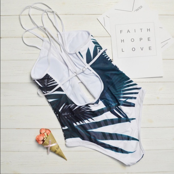 5th RESTOCK GREEN LEAF Deep V-Neck - Bikini - Picture 3 of 5